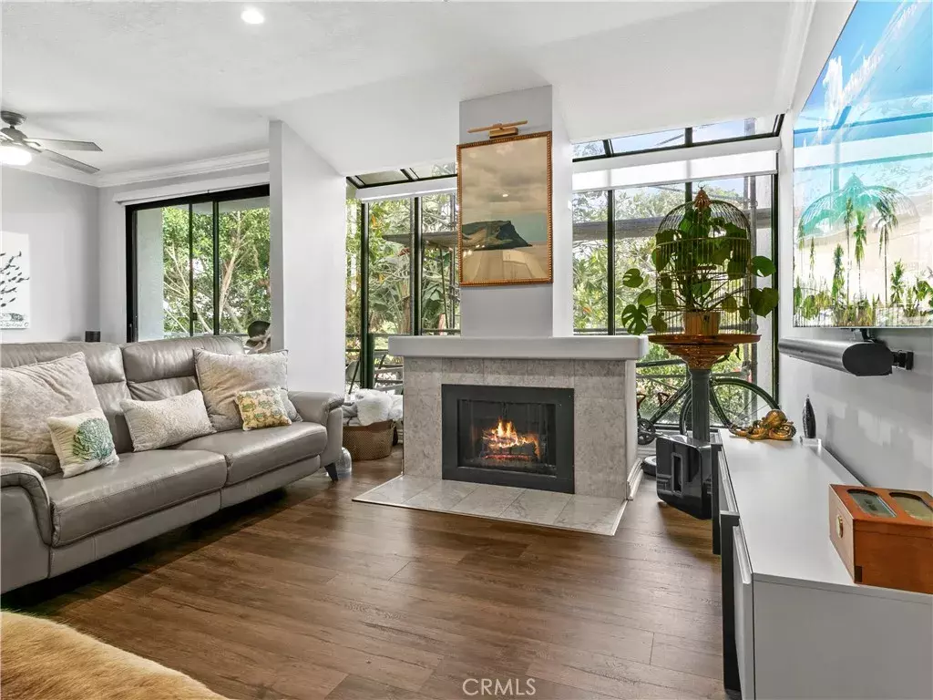 Newport Beach, CA 92663,210 LILLE LANE #218