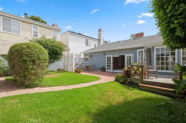 Corona Del Mar, CA 92625,517 Poinsettia Avenue