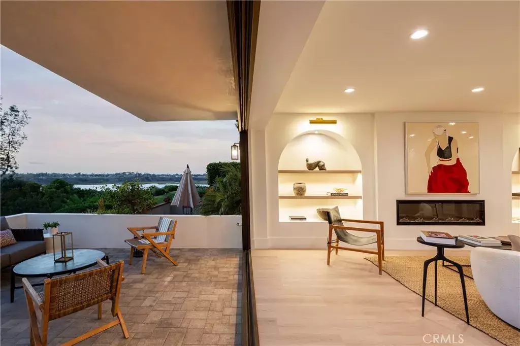 Newport Beach, CA 92660,412 Vista Grande