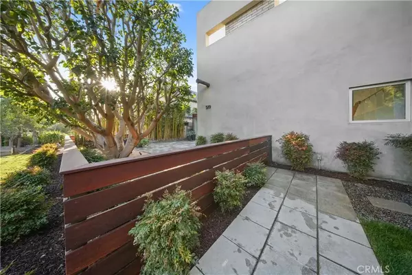 Newport Beach, CA 92663,519 Santa Ana