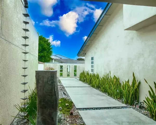 Corona Del Mar, CA 92625,43 Mainsail