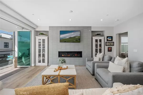 Newport Beach, CA 92663,4918 SEASHORE Drive