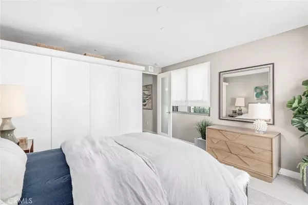 Newport Beach, CA 92663,2280 Newport Boulevard #203