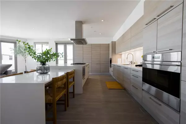 Newport Beach, CA 92663,2210 Newport Boulevard #302