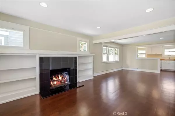 Newport Beach, CA 92663,465 Santa Ana Avenue