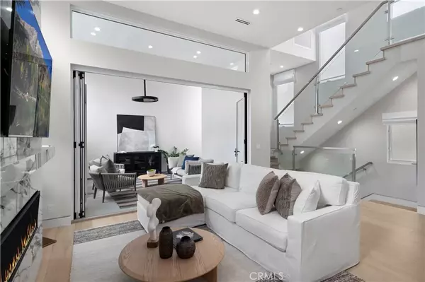 Corona Del Mar, CA 92625,508 Acacia