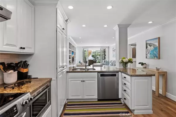 Corona Del Mar, CA 92625,739 Avocado