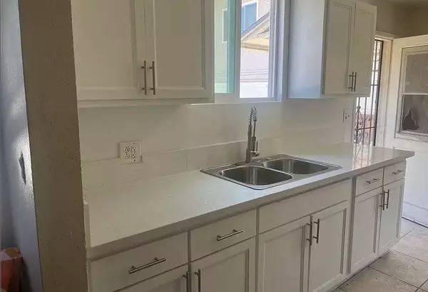 Anaheim, CA 92805,208 S Illinois