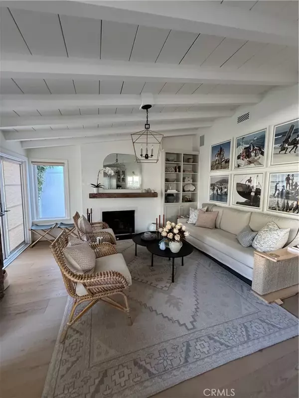 Corona Del Mar, CA 92625,718 Fernleaf