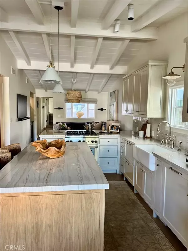 Corona Del Mar, CA 92625,718 Fernleaf