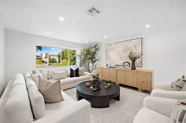 Huntington Beach, CA 92649,5262 Glenroy Dr