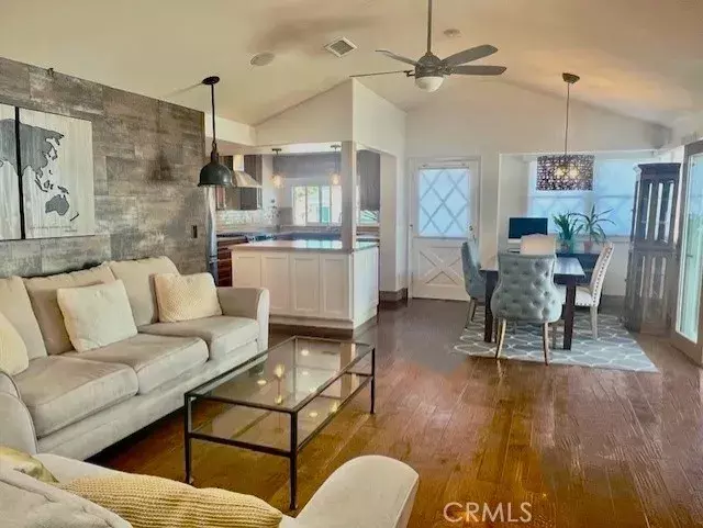 Newport Beach, CA 92660,53 Saratoga