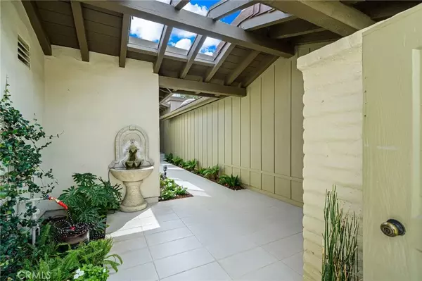 Palm Desert, CA 92211,207 Bouquet Canyon Drive