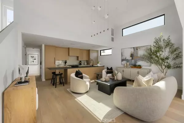 Corona Del Mar, CA 92625,512 Marigold Avenue