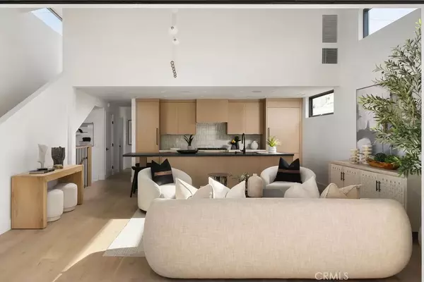 Corona Del Mar, CA 92625,512 Marigold Avenue