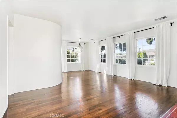Costa Mesa, CA 92627,328 Broadway