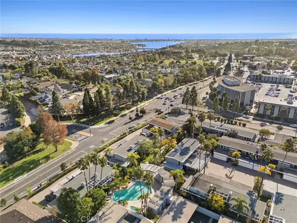 Newport Beach, CA 92660,1008 Buckingham Lane #17