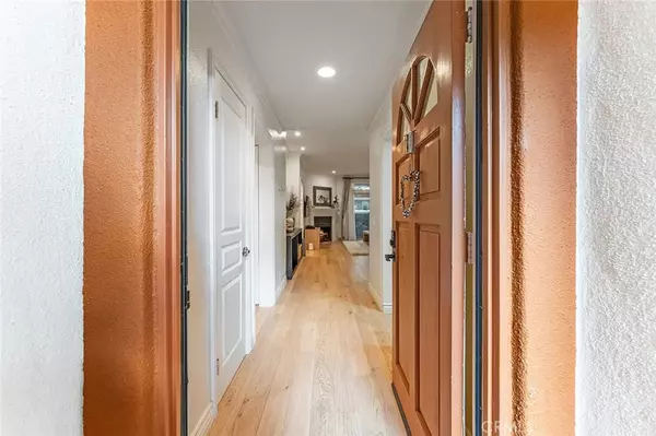 Newport Beach, CA 92660,362 Villa Point