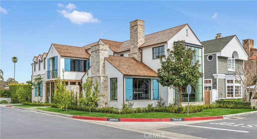 2571 Vista, Newport Beach, CA 92663