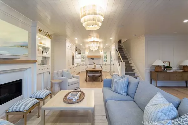 Corona Del Mar, CA 92625,521 Poinsettia Avenue