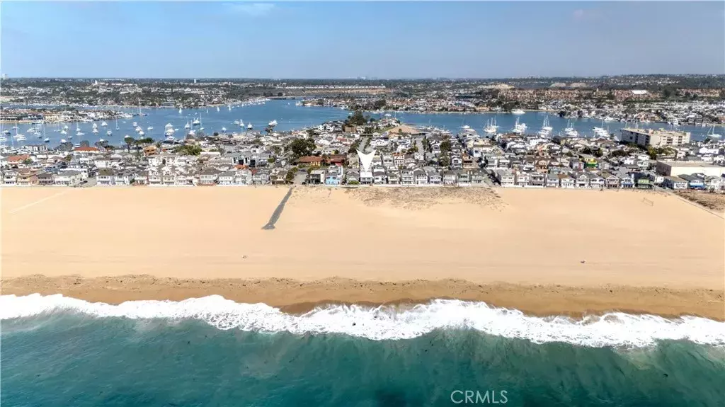 Newport Beach, CA 92661,108 E Oceanfront