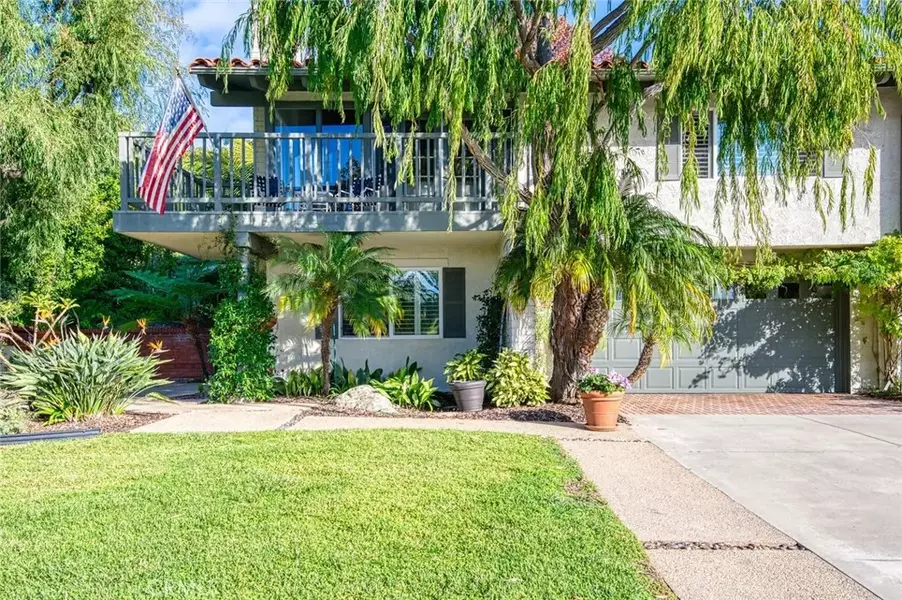 2134 Vista Entrada, Newport Beach, CA 92660