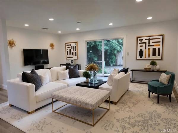 Anaheim, CA 92805,1804 E South