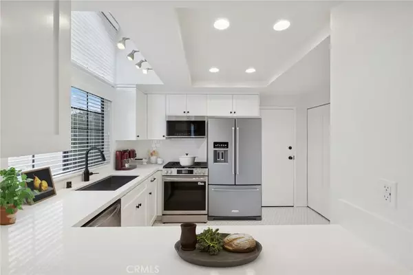 Newport Beach, CA 92663,505 Saint Andrews Rd #1