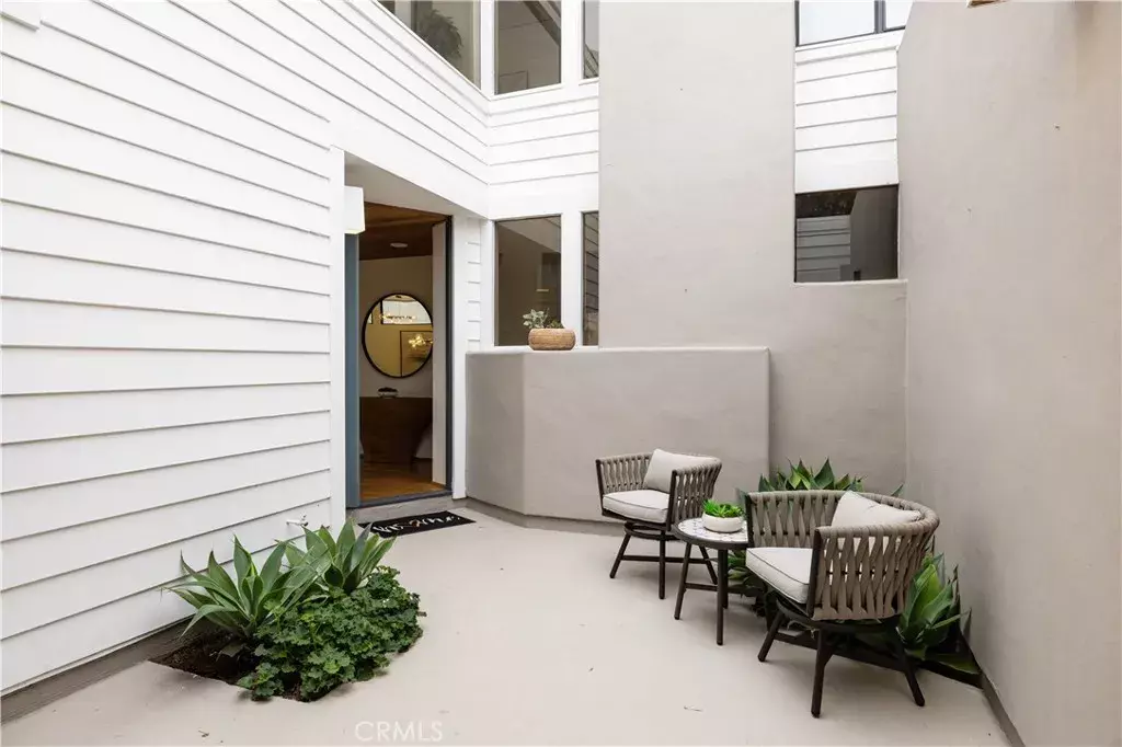 Laguna Beach, CA 92651,741 Marlin