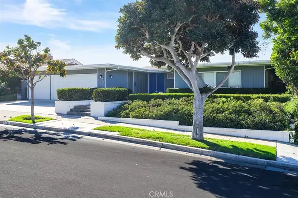 Corona Del Mar, CA 92625,2501 Blue Water