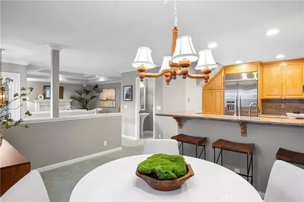 Corona Del Mar, CA 92625,501 Poppy