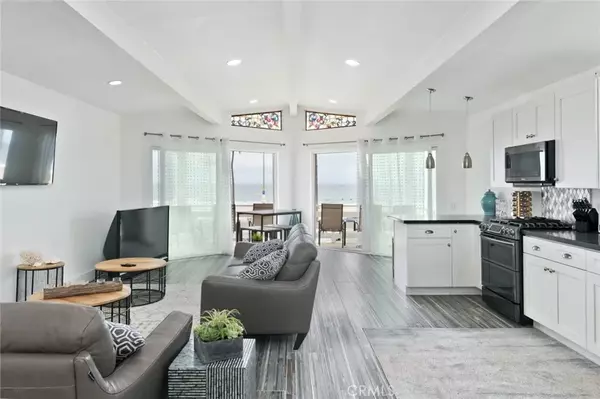 Newport Beach, CA 92663,2212 W Oceanfront