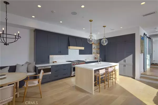 Corona Del Mar, CA 92625,418 Larkspur