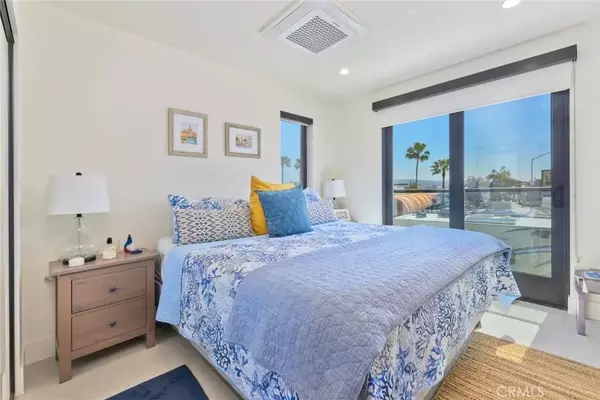 Newport Beach, CA 92661,504 E Balboa Blvd