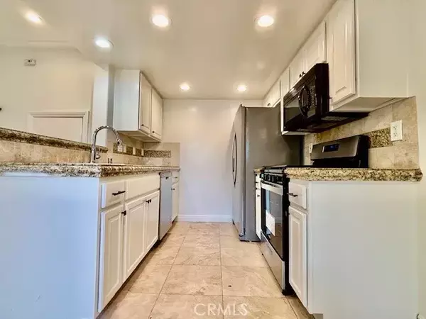 Costa Mesa, CA 92627,685 W 18th Street #2