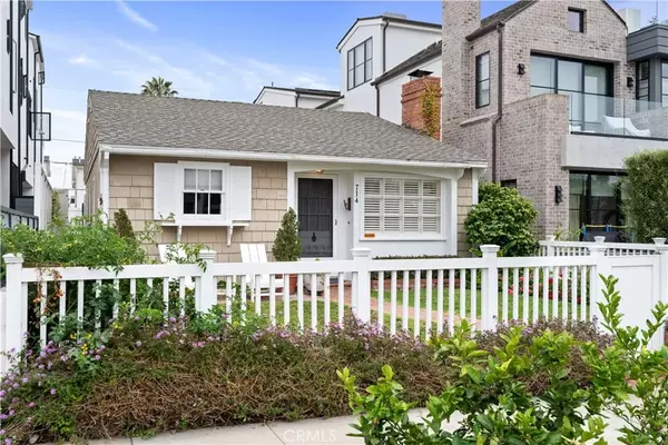 Corona Del Mar, CA 92625,714 Heliotrope Avenue