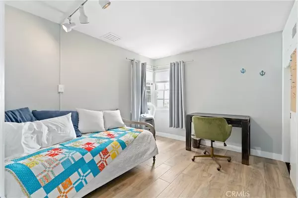 Corona Del Mar, CA 92625,714 Heliotrope Avenue