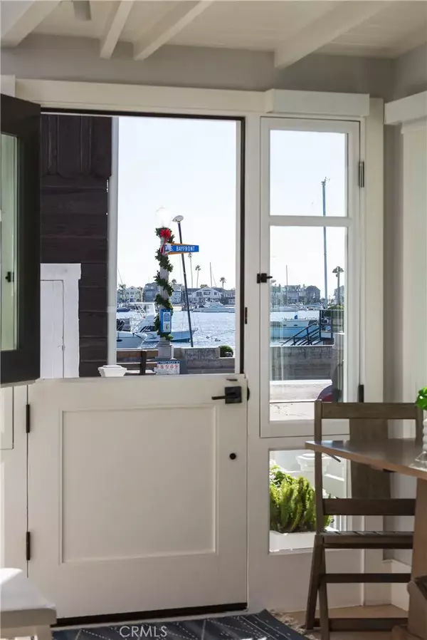 Newport Beach, CA 92662,104 Onyx Avenue