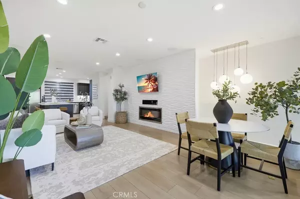 Irvine, CA 92612,53 Gramercy