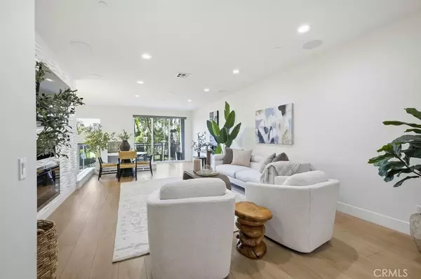 Irvine, CA 92612,53 Gramercy