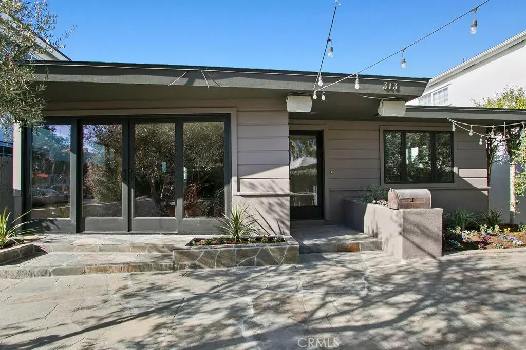 Corona Del Mar, CA 92625,313 Larkspur