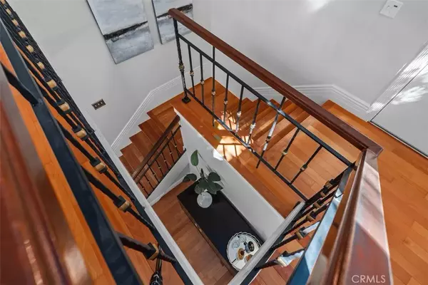 Newport Beach, CA 92660,525 Vista Flora