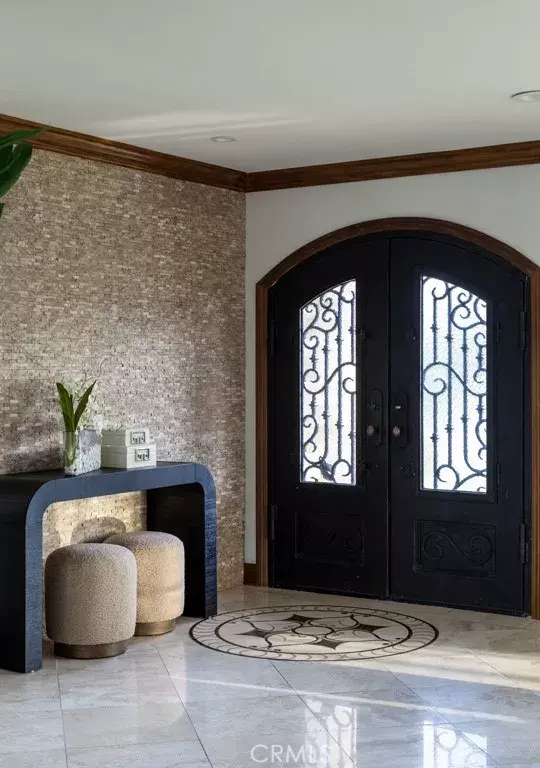 Newport Beach, CA 92663,401 Holmwood