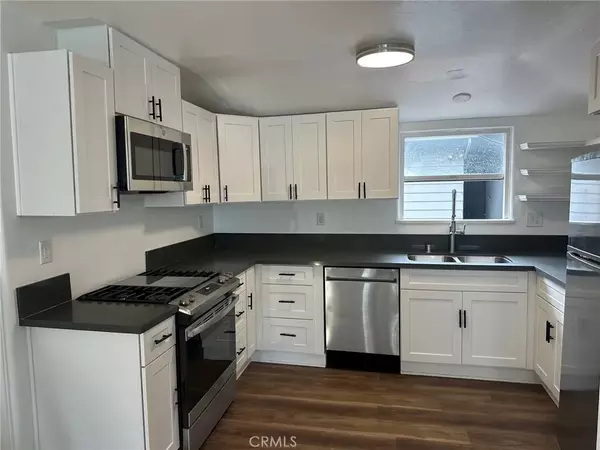 Newport Beach, CA 92663,1708 W Oceanfront #B