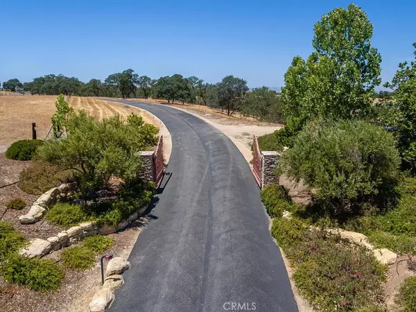 945 Camino Vina, Paso Robles, CA 93446