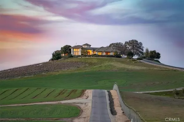 1990 Wellsona Road, Paso Robles, CA 93446