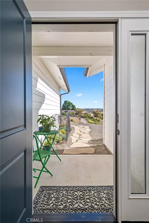 Paso Robles, CA 93446,5105 White Tail Place