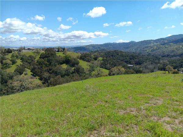 2 Corona, Atascadero, CA 93422