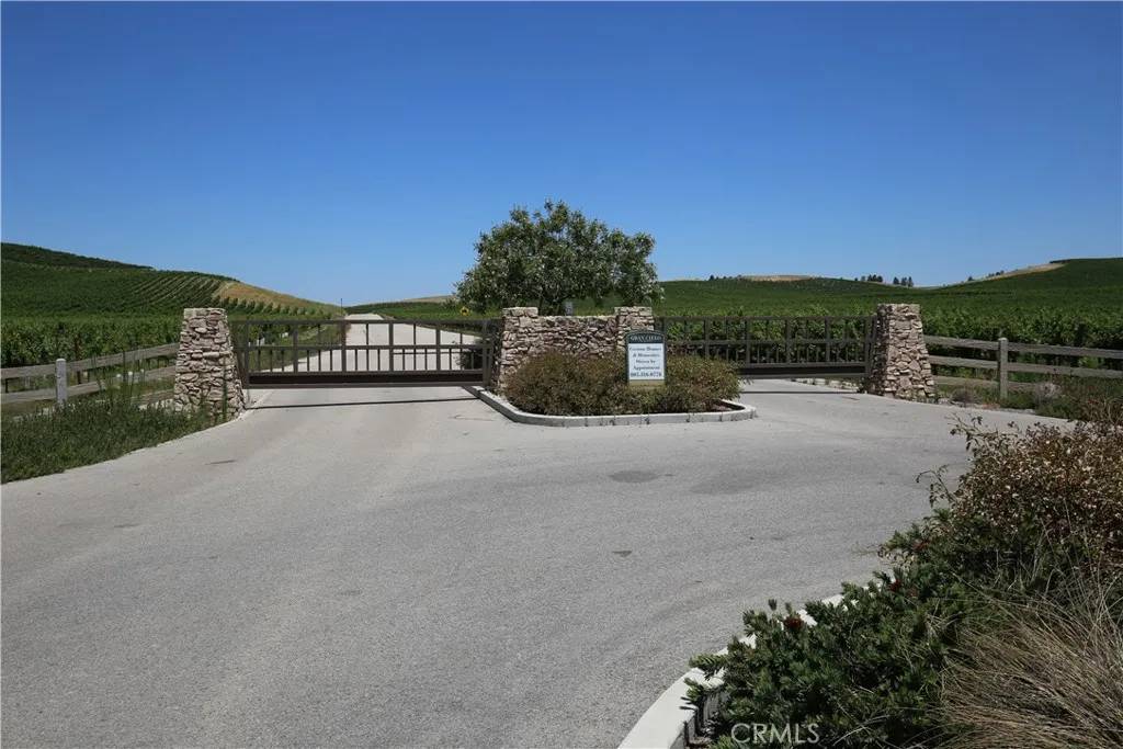 Paso Robles, CA 93446,14 Rita Street