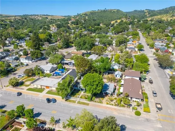 Paso Robles, CA 93446,1529 Oak Street